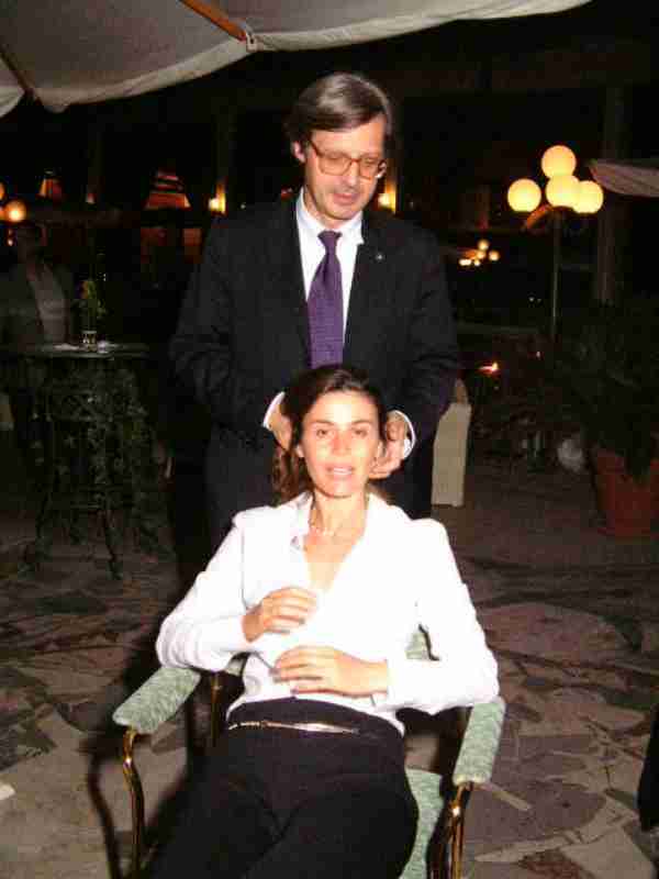 ../Images/Vittorio Sgarbi con la fidanzata Sabrina Colle (2).jpg